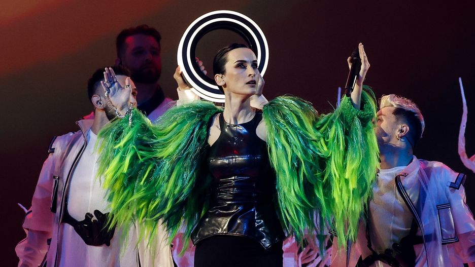 epa09210235 GO_A from Ukraine perform during the First Semi-Final of the 65th annual Eurovision Song Contest (ESC) at the Rotterdam Ahoy arena, in Rotterdam, The Netherlands, 18 May 2021. Due to the coronavirus (COVID-19) pandemic, only a limited number of visitors is allowed at the 65th edition of the Eurovision Song Contest (ESC2021) that is taking place in an adapted form at the Rotterdam Ahoy and consist of two semi-finals, on 18 and 20 May 2021, and a grand final on 22 May 2021.  EPA/ROBIN VAN LONKHUIJSEN Dostawca: PAP/EPA.