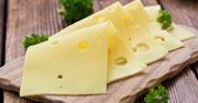 Chcesz uniknąć groźnych chorób serca? Jedź dwa plasterki sera dziennie
