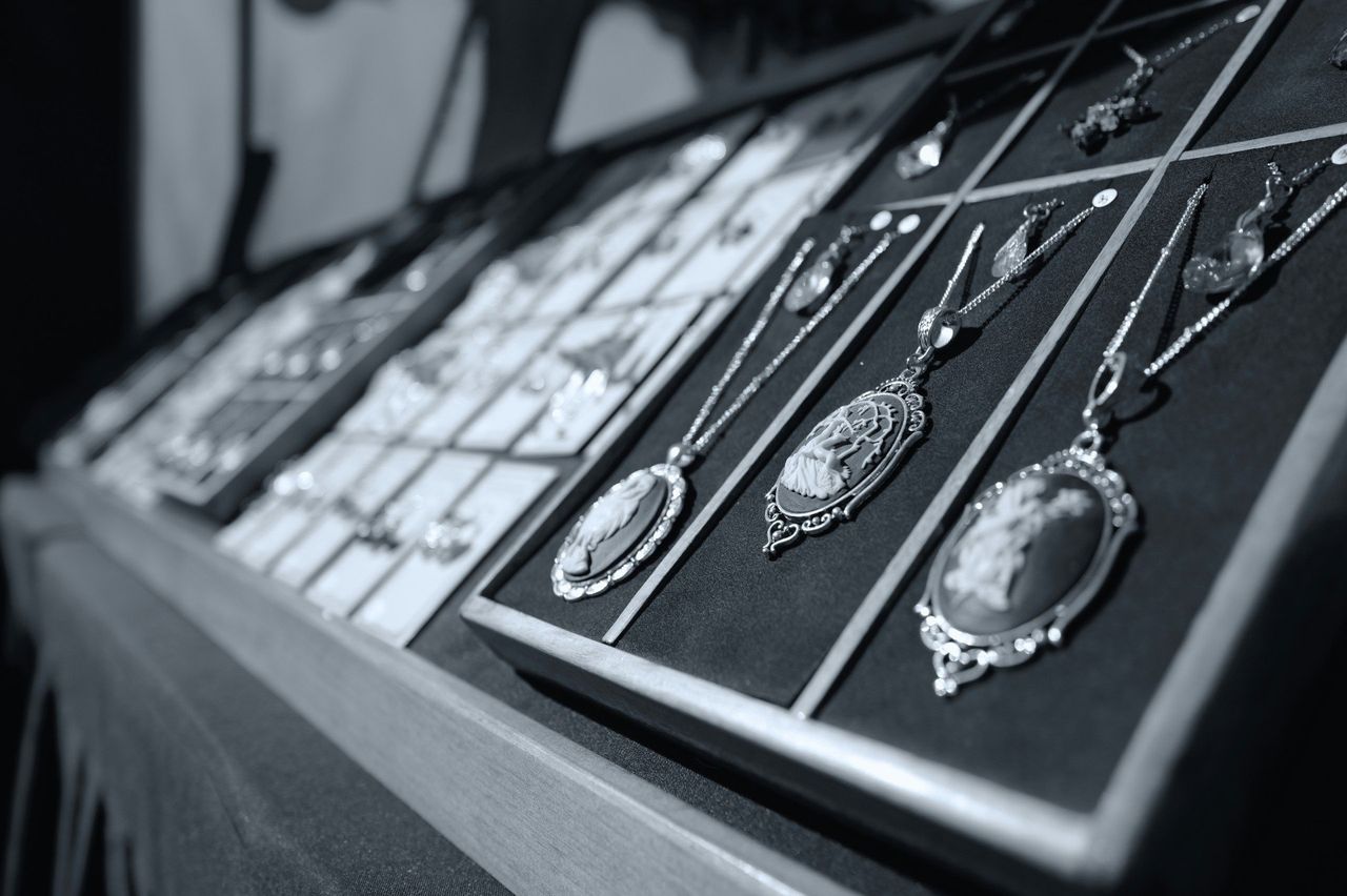 Srebro drożeje. Fotowoltaika rozgrzewa rynek surowcowy