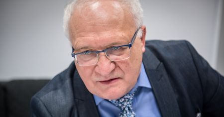 Prof. Simon komentuje słowa ministra o szczepionkach. "Absurdy"