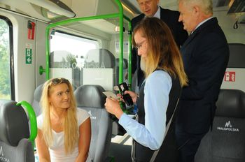 Nie ma komu pracować na kolei. Ratunek jest właściwie tylko jeden