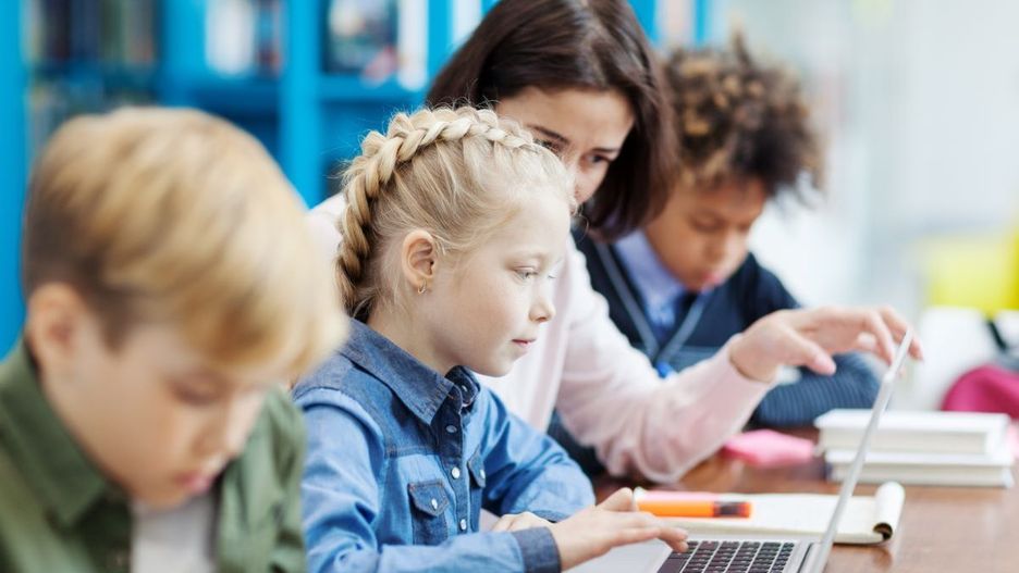 Jak wybrać korepetycje z języka angielskiego dla dziecka? Aleksandra Snuzik, Academic Manager Tutlo4Kids & Tutlo4Teens, Tutlo