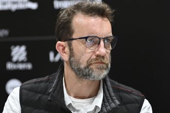 To nim wstrząsnęło. Kot wspomina księdza sprzedającego dezodoranty