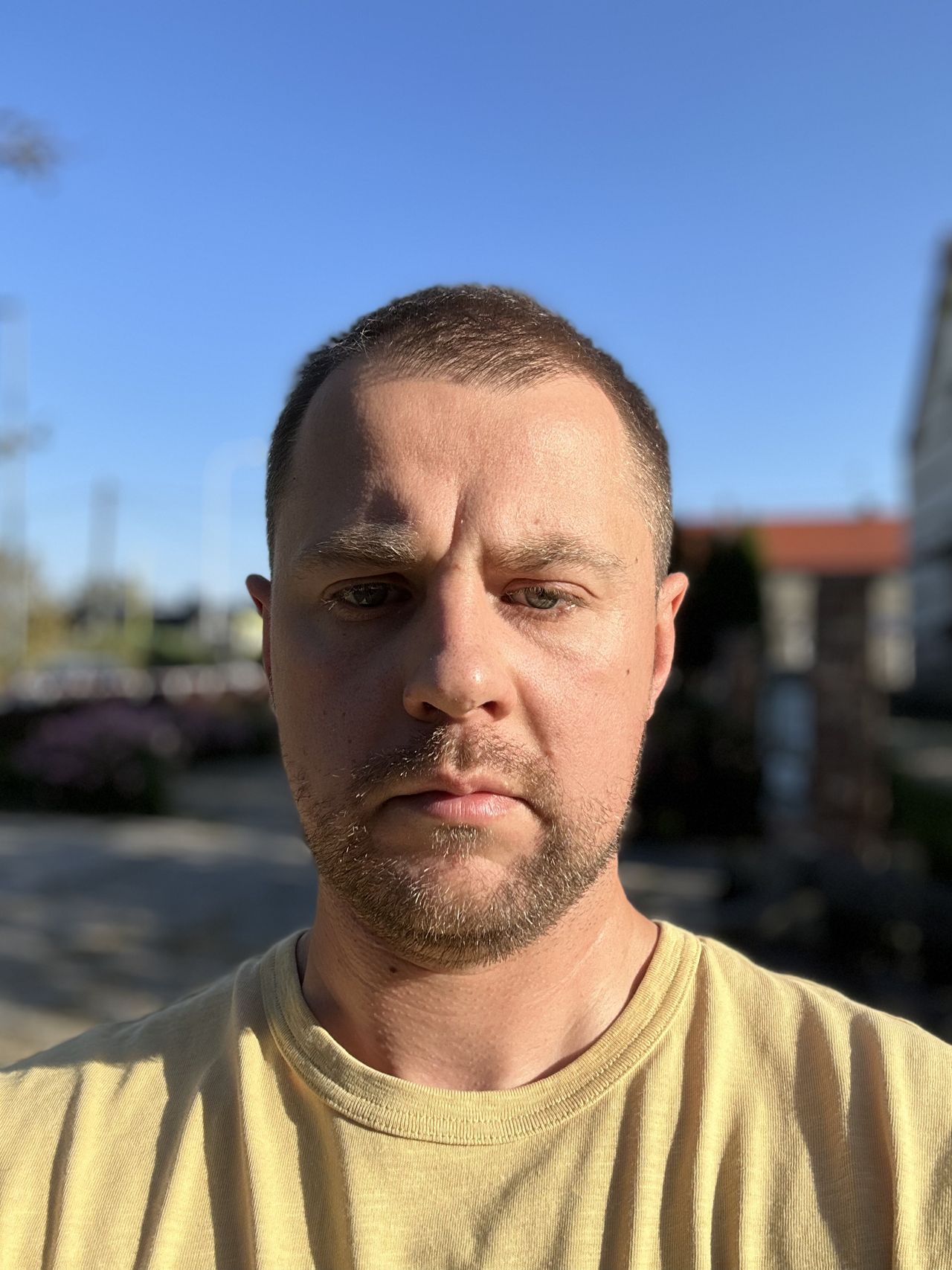 iPhone 14 - zdjęcie portretowe, aparat przedni