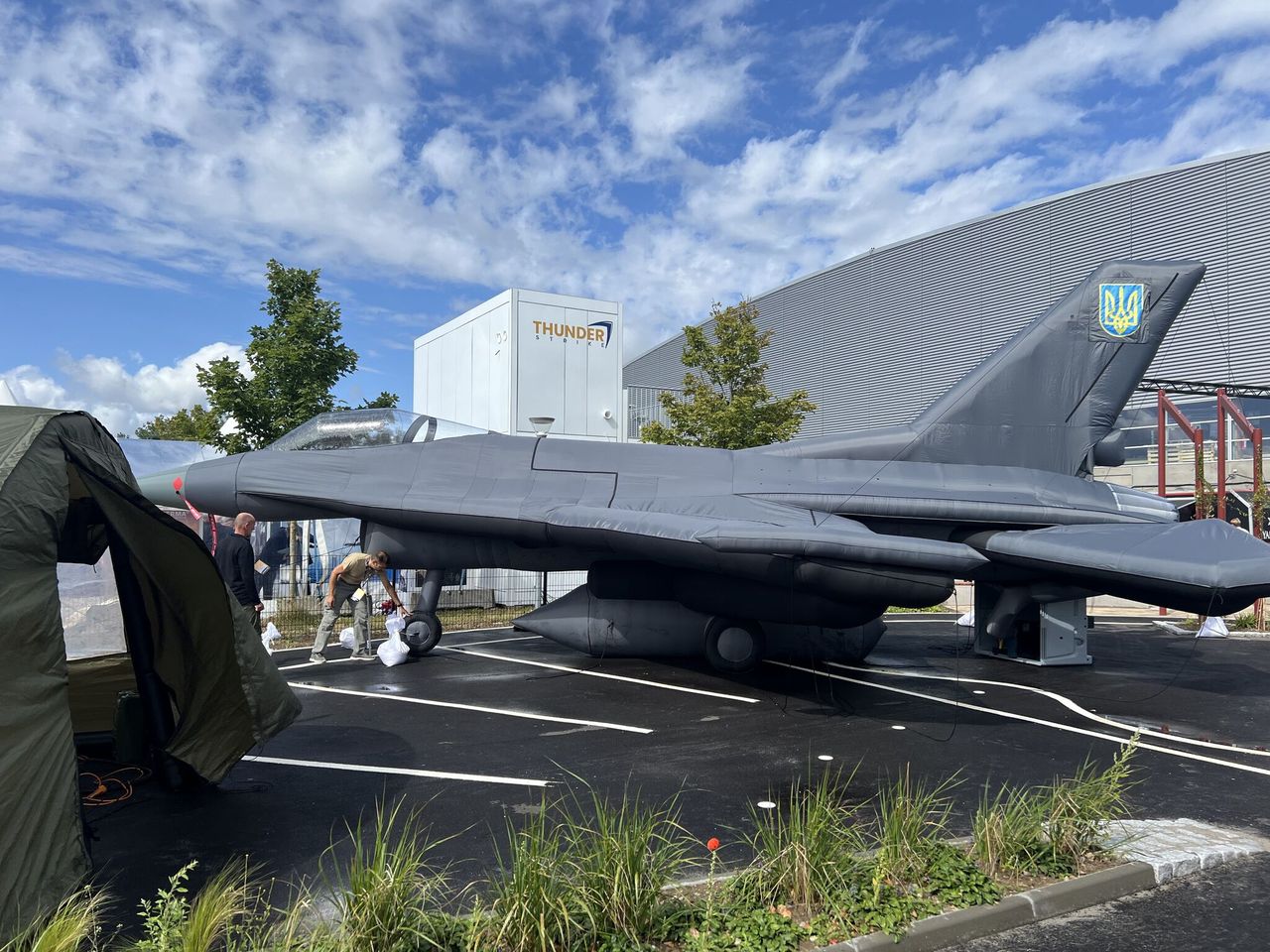 Dmuchane F-16 z Czech. Podobnie jak Abramsy i HIMARS-y trafią do Ukrainy