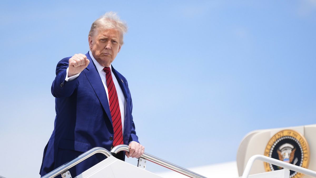 Temporary
President Donald Trump gestures as he boards Air Force One at Joint Base Andrews, Md., Friday, June 20, 2025. (AP Photo/Manuel Balce Ceneta)
Manuel Balce Ceneta