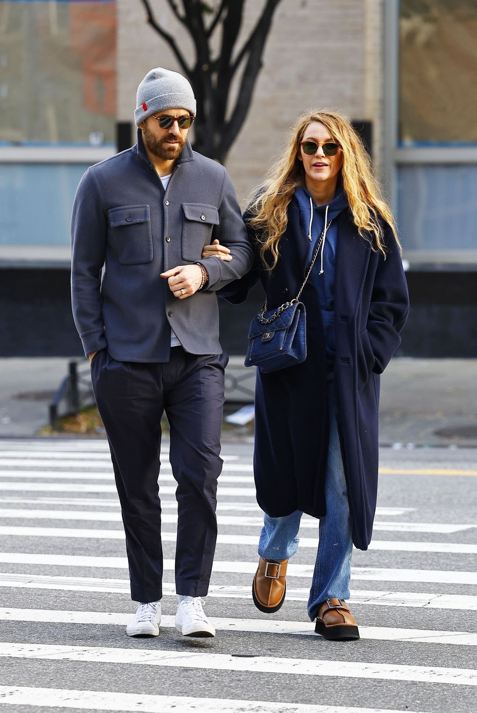 Blake Lively i Ryan Reynolds spacerują po Nowym Jorku