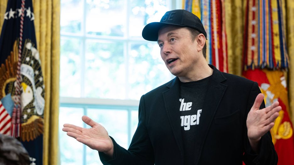Elon Musk chwali swój nowy chatbo
