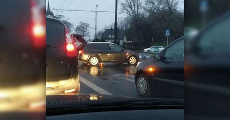 Lublin: Uwaga na butle z gazem! Kierowca zgubił ładunek na jednym ze skrzyżowań