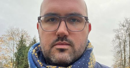 TV Republika robi z niego celebrytę. Opisali "wpadkę" Jarosława Olechowskiego
