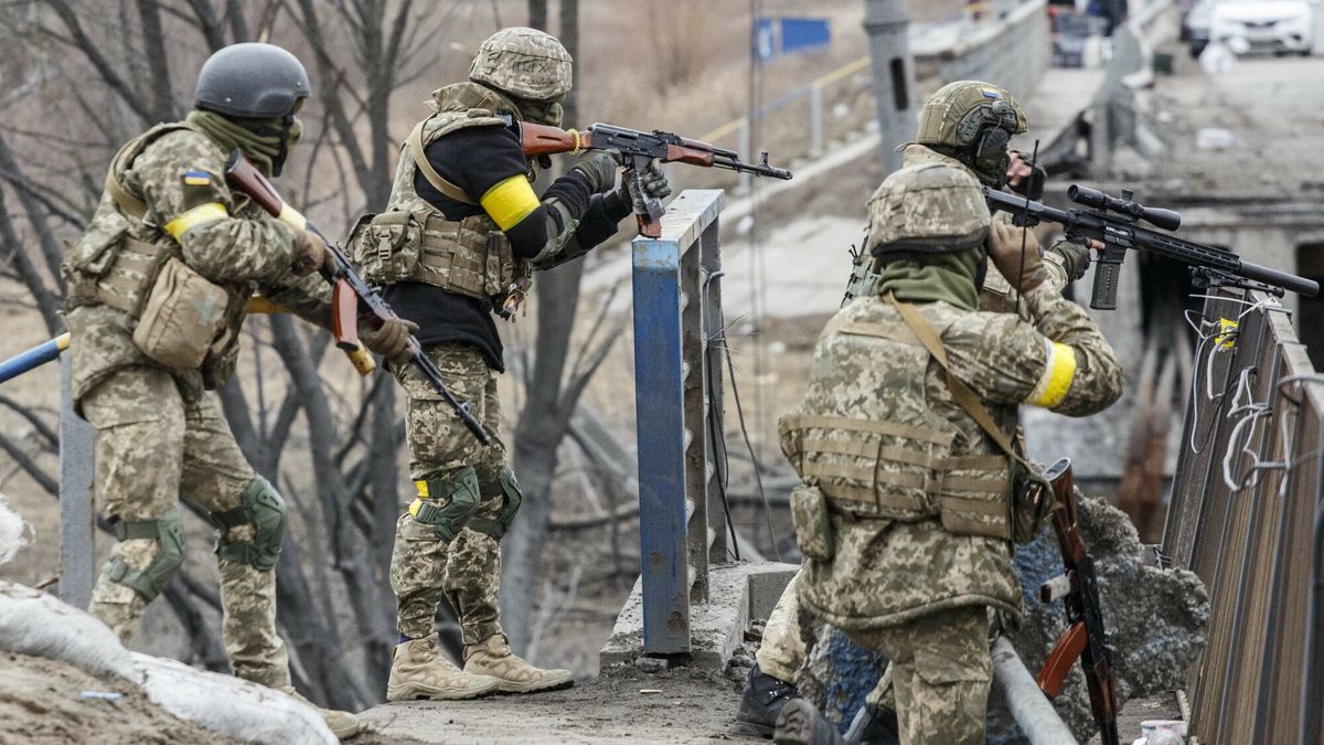 Wojna w Ukrainie - Sytuacja w Irpieniu05.03.2022 Irpin Ewakuacja i walki o Irpin pod Kijowem. fot. Marek M Berezowski/REPORTERMarek M Berezowski/REPORTER