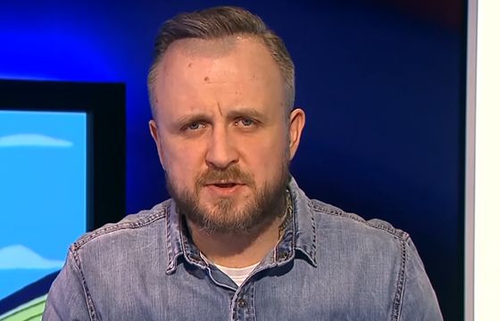 Skargi do KRRiT na słowa Wątłego w Superstacji o dziennikarzach TVP. Postulaty kary i odebrania koncesji