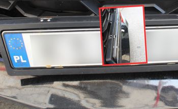 Ruchome tablice rejestracyjne. Policjanci odkryli zuchwały mechanizm