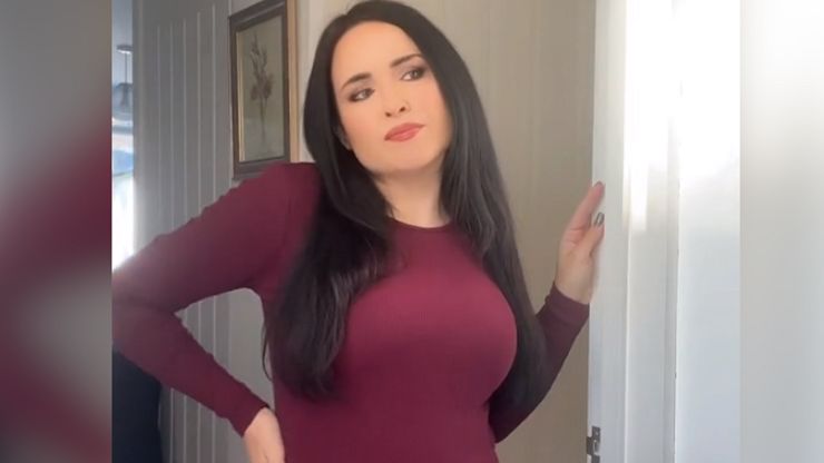 Ma 47 lat i spodziewa się dziecka. Internauci twierdzą, że jest za stara na macierzyństwo