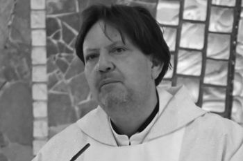 Tragedia podczas mszy. Ksiądz zmarł po użądleniu przez osę