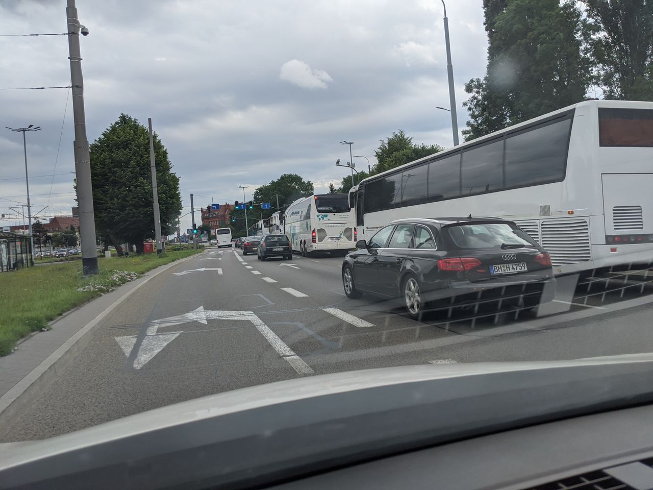 Protest przewoźników. Na ulice polskich miast wyjechały setki autokarów