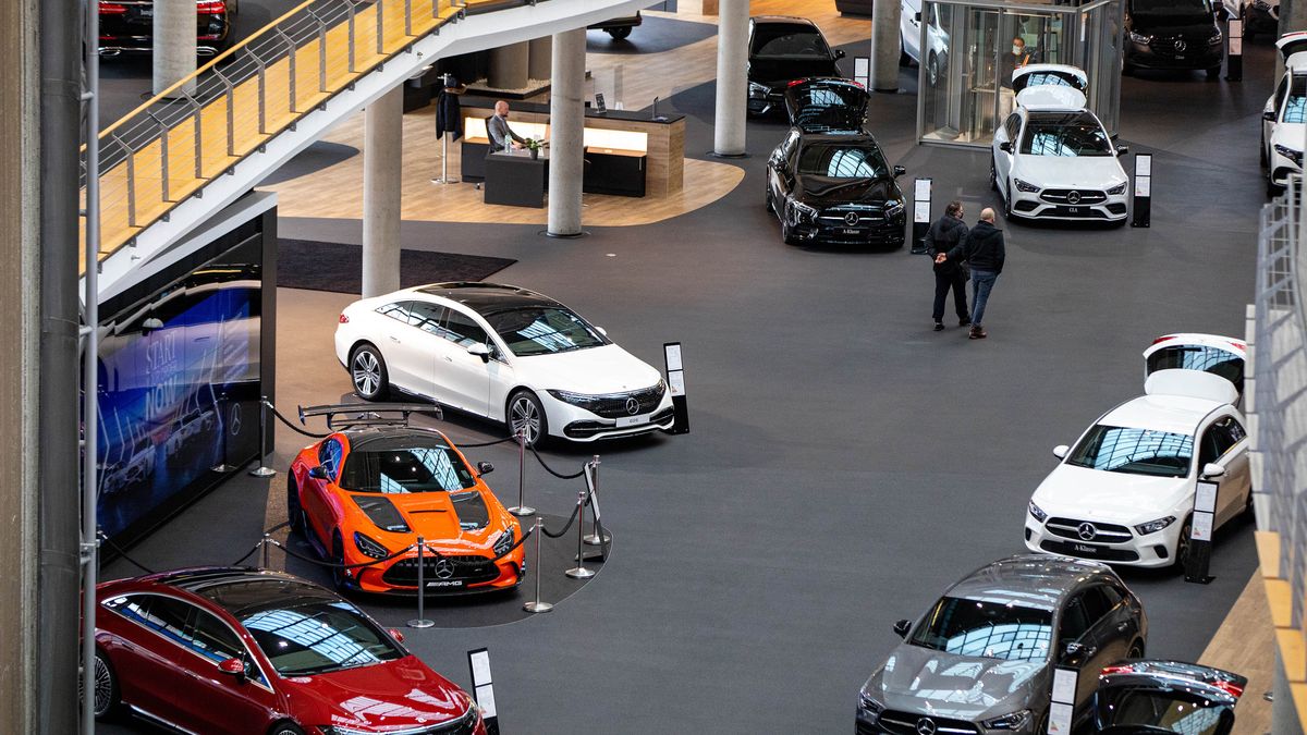 Automobiles on display inside a Mercedes-Benz AG showroom in Berlin, Germany, on Tuesday, Feb. 24, 2022. Mercedes-Benz expects profitability at its main cars division to slip this year as the German manufacturer sees more drag from supply-chain snarls and a surge in raw-material costs. Photographer: Krisztian Bocsi/Bloomberg via Getty Images