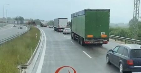 Szeryf na drodze. Kierowca tira nagrał i upublicznił swoją głupotę