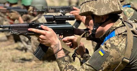 Tysiące chętnych do ochotniczego legionu w Polsce. Sikorski ujawnia