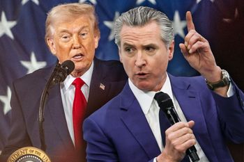 "Gatunek inwazyjny". Amerykański polityk celuje w Trumpa