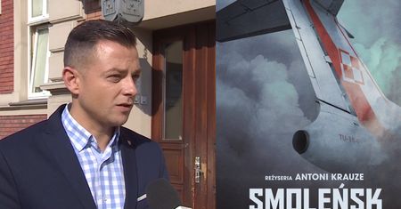 Starosta z PiS sponsoruje szkołom bilety na Smoleńsk. "Stać nas na to!"