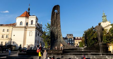 Mer Lwowa apeluje. Mieszkańcy powinni przygotować się na trudną zimę