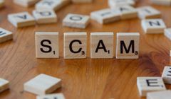 Tylu Polaków natknęło się na scam w internecie. Wyborcy Konfederacji nie chcą surowszych przepisów