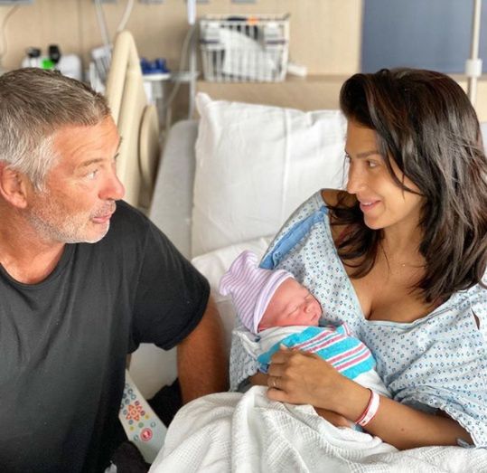 Alec Baldwin i Hilaria Thomas Baldwin z dziećmi