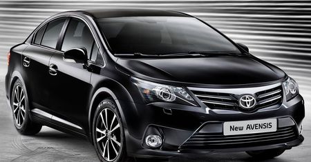 Toyota Avensis FL wjeżdża do salonów – ceny od 82 900 zł