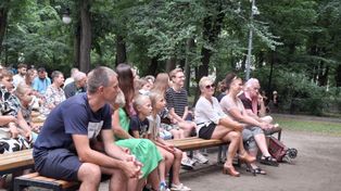 Radom: Koncert Piotra Steczka z rodziną w Parku Kościuszki przyciągnął tłumy. Muzyka z całego świata wypełniła muszlę koncertową