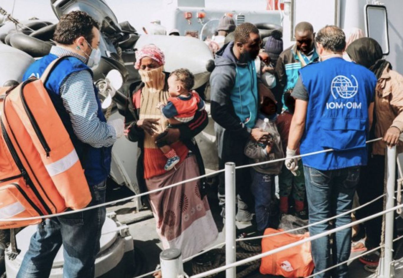 Dwie katastrofy statków z migrantami u wybrzeży Libii. Zaginęło 
