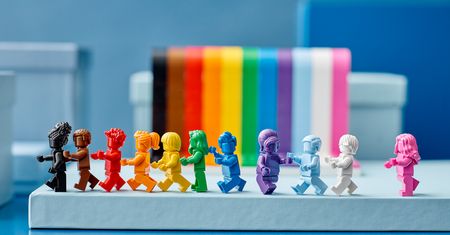 LEGO wspiera mniejszości seksualne. Nowy zestaw inspirowany środowiskiem LGBTQIA+