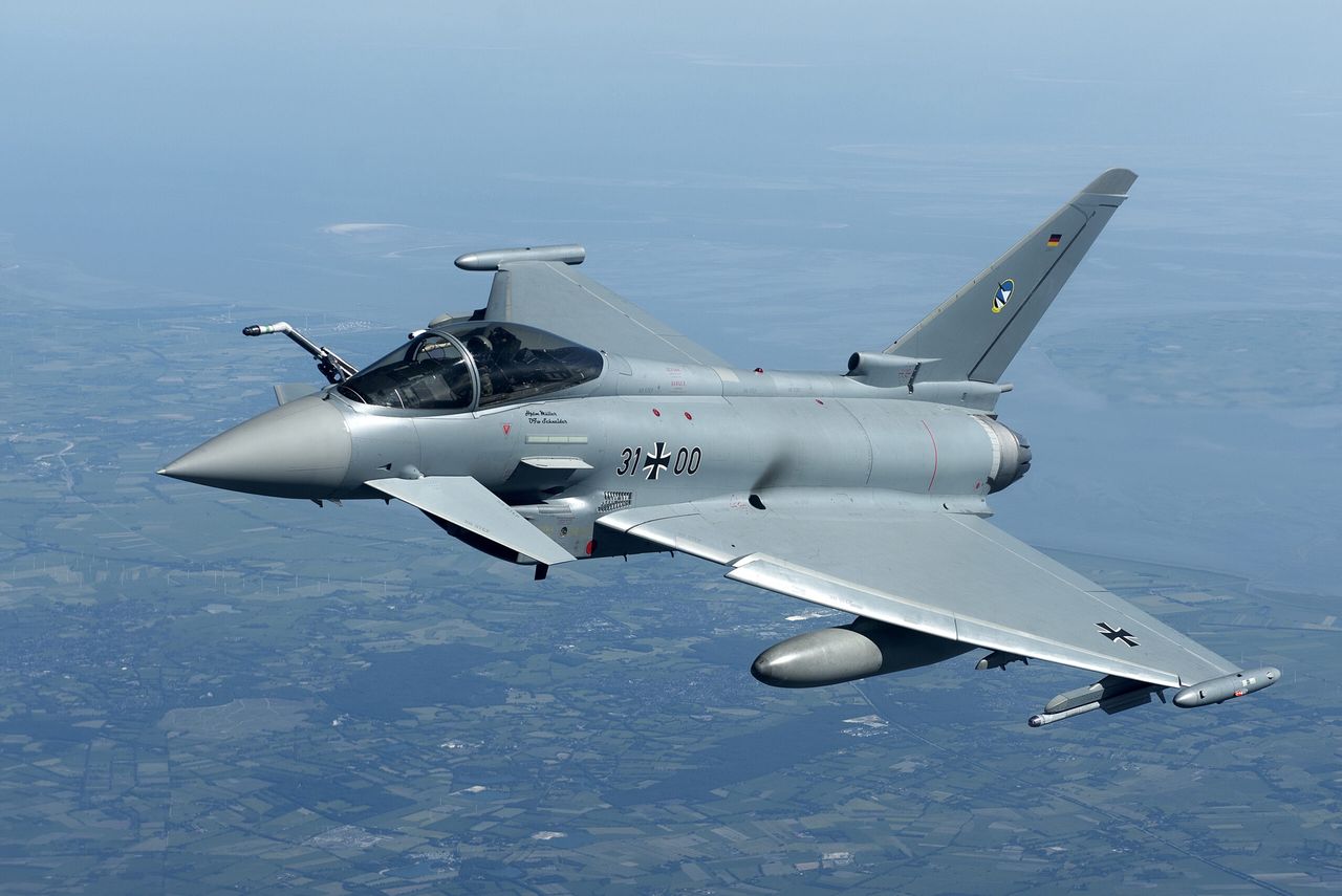 Niemiecki samolot Eurofighter Typhoon