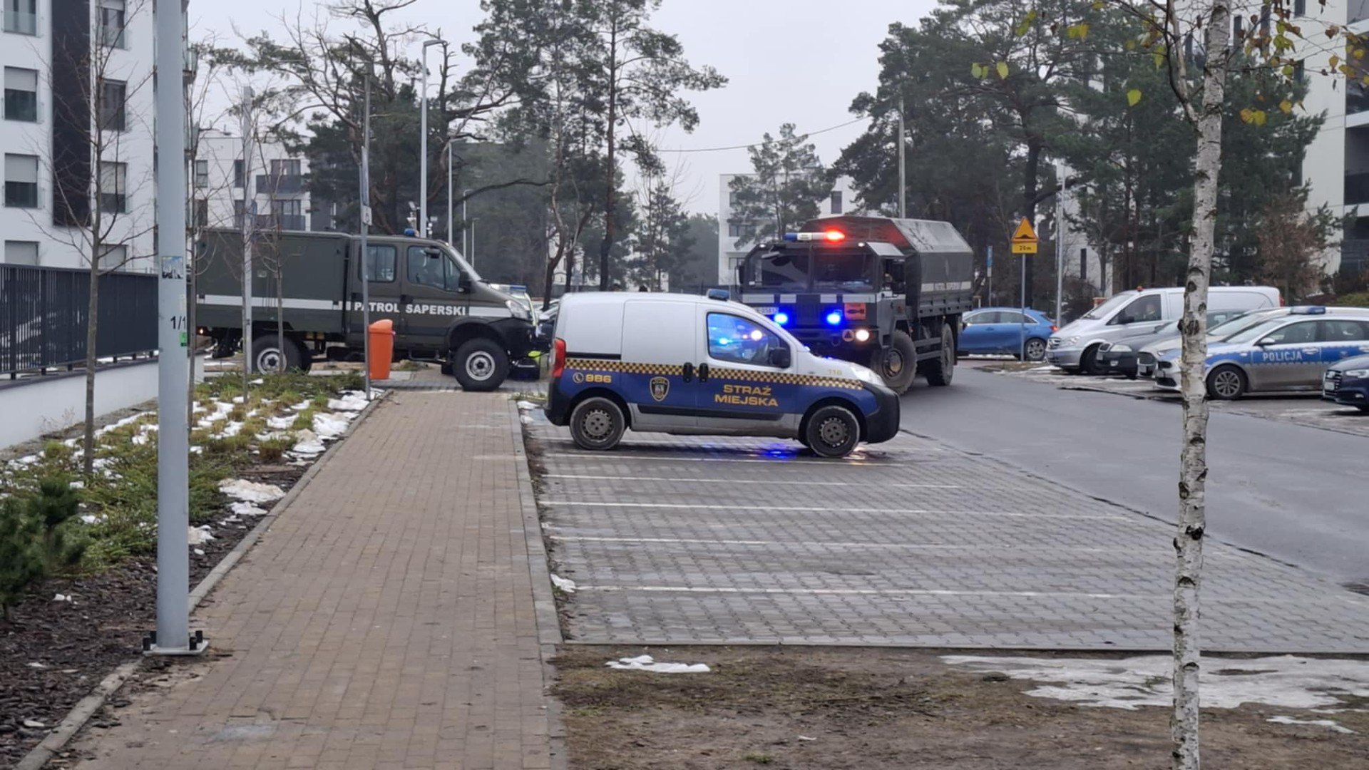 Na miejscu są saperzy oraz policja. Ewakuowano okolicznych mieszkańców.