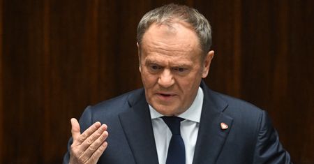 Tusk odpowiada PiS ws. Sikorskiego. "Moralni bankruci"
