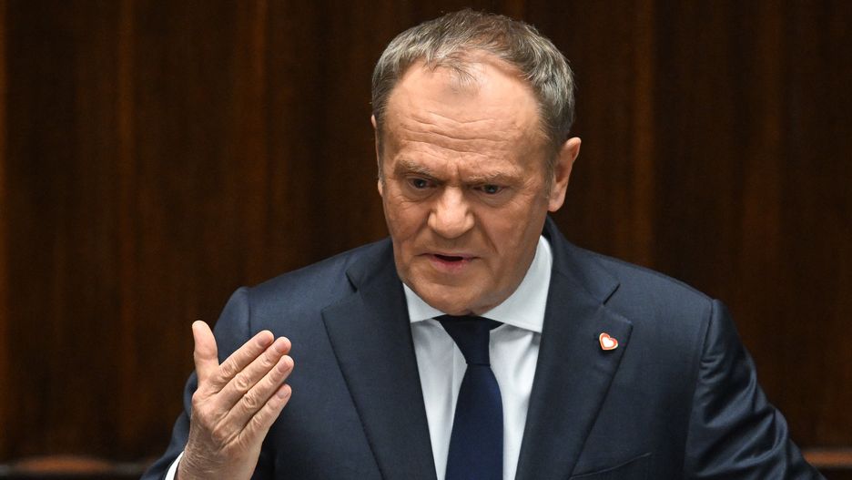 Tusk odpowiada PiS ws. Sikorskiego. "Moralni bankruci"