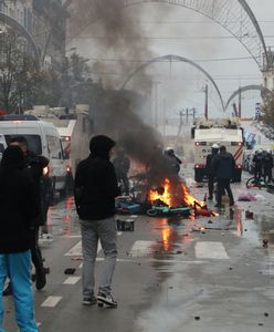 Dantejskie sceny w Brukseli. Policja użyła armatek wodnych