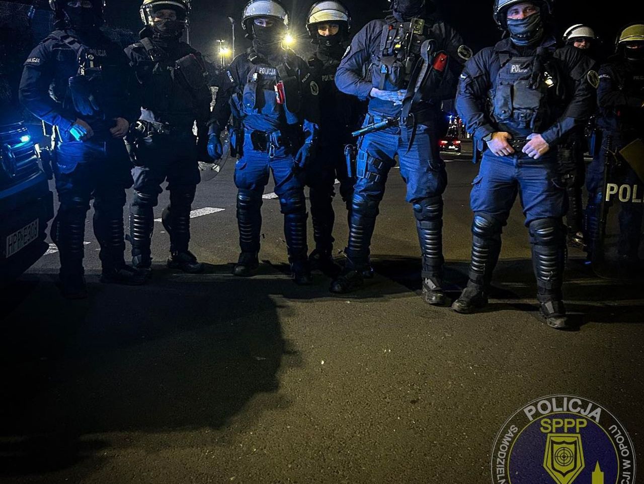 Kibolska ustawka przy autostradzie. Policjanci zapobiegli konfrontacji