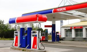 Ma nieruchomości przy obiektach wojskowych. Sieć należy do Łukoil