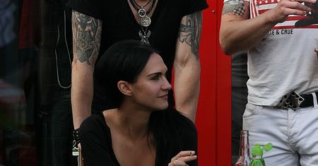 Nergal: "WIDZĘ GRUBĄ MURZYNKĘ!"