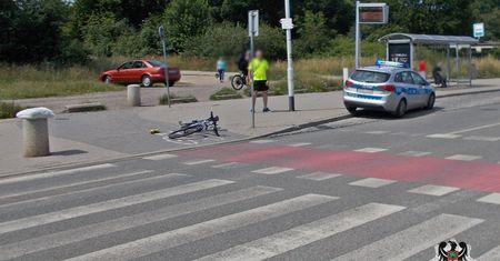 Wałbrzych. 85-latek potrącony przez samochód. Jechał ścieżką rowerową
