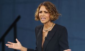 "W kilka sekund wpada w furię". Znajomy o Halle Berry