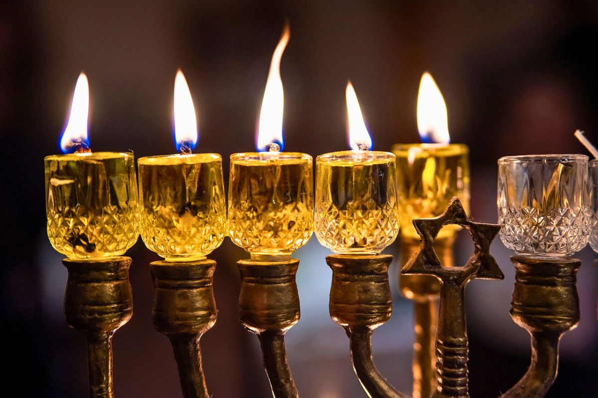 Wczoraj skończyli święta. Chanuka to celebracja światła i wyjątkowych tradycji