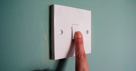 Europejczycy zmieniają nawyki energetyczne. Domagają się jednak wsparcia