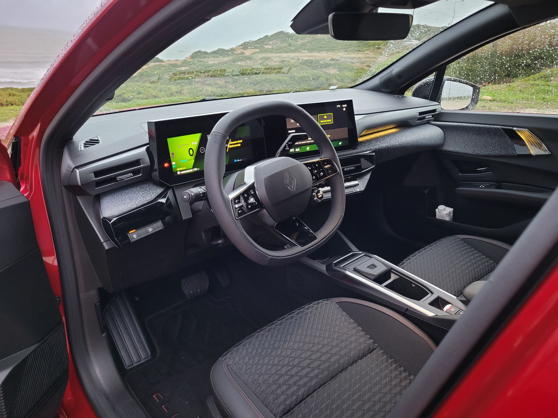 Fotele mają długie siedziska, ale są trochę za płaskie