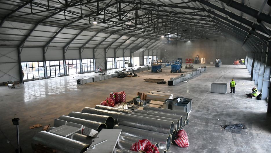 Koronawirus w Polsce. Szpital polowy we Wrocławiu coraz bliżej. Oddział intensywnej terapii blisko ukończenia