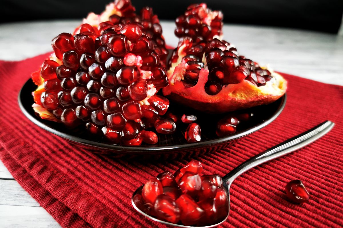 Unlocking the secret: How to peel pomegranates without mess