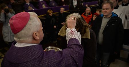 Zabawy, psikusy i "kłoda popielcowa". Tak kiedyś obchodzono Popielec