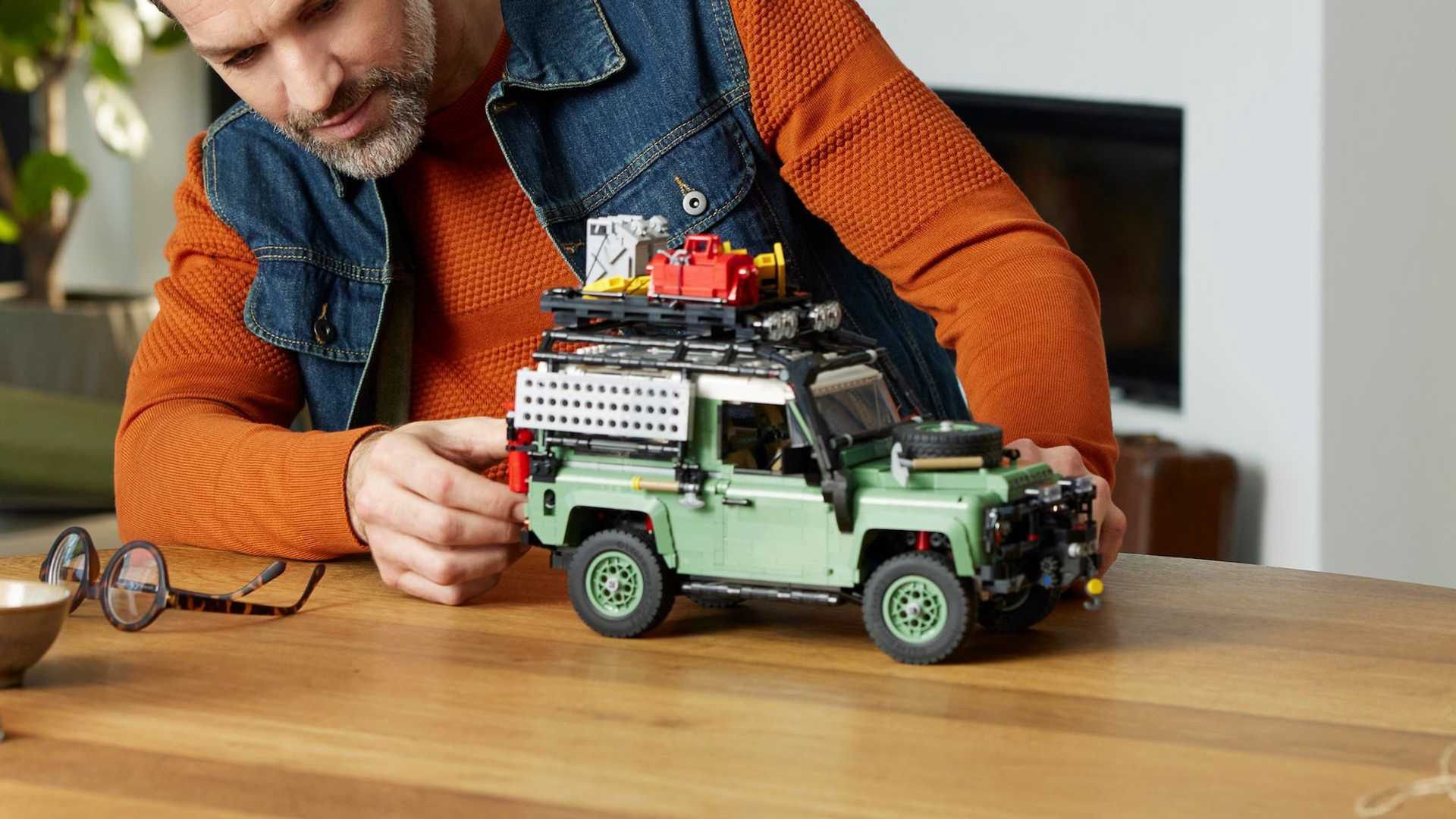 Land Rover Defender 90 Icons Lego