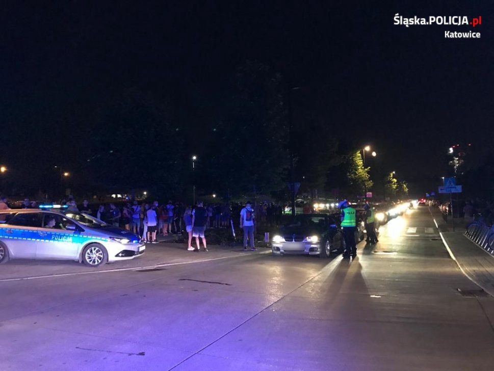 Katowice. Policja zapobiegła nielegalnym wyścigom w centrum miasta. Skontrolowano 400 samochodów